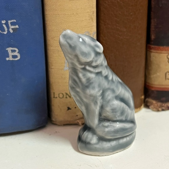 Vintage Other - VTG Vintage Wade England Gray Wolf Miniature Ceramic Figurine